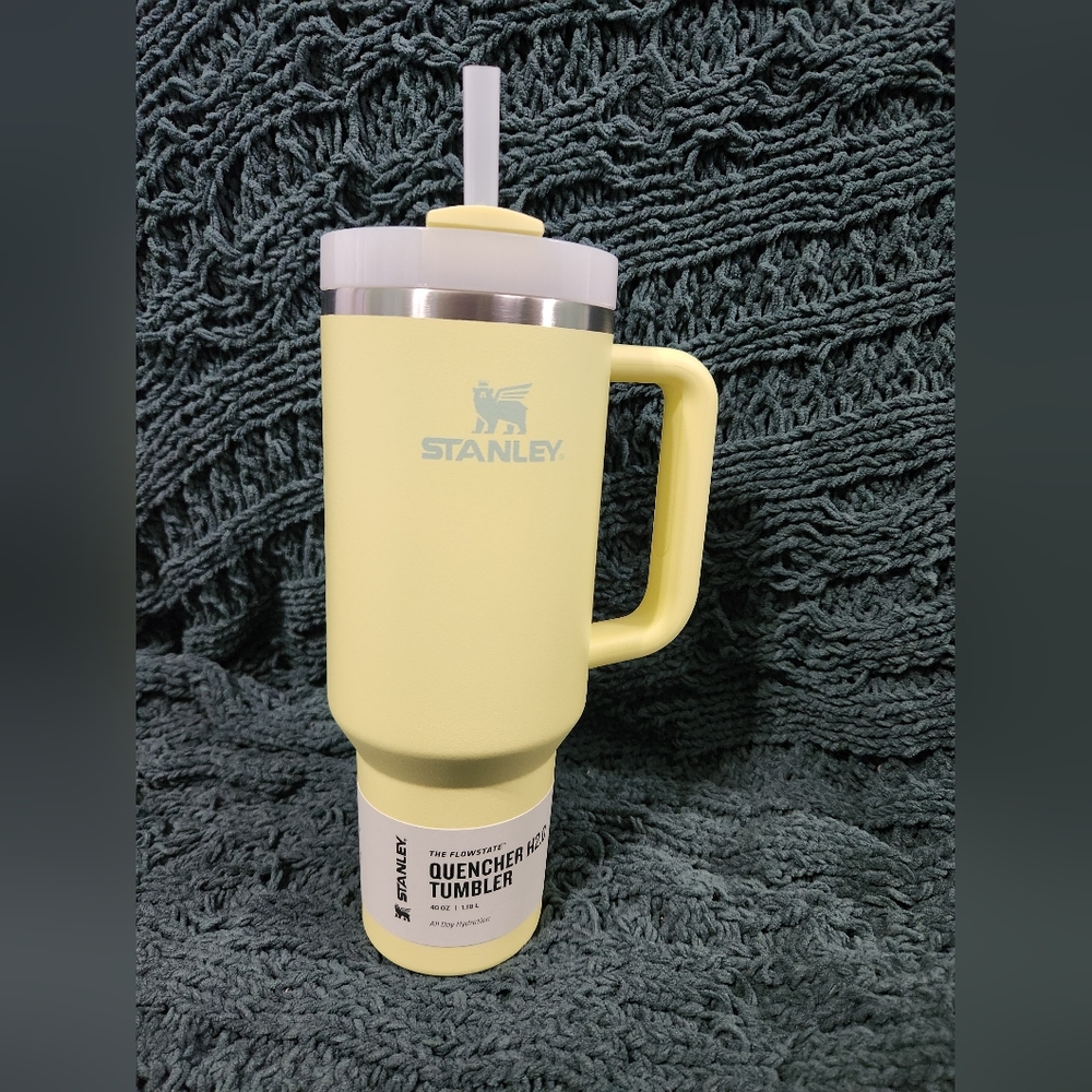 Stanley Pomelo Quencher H2.0 Tumbler 40 Oz